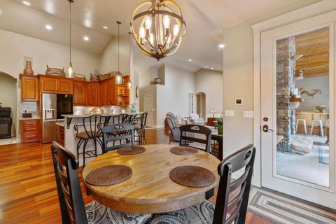 Tiny photo for 11209 Merganser Road, Klamath Falls, OR 97601 (MLS # 220213429)