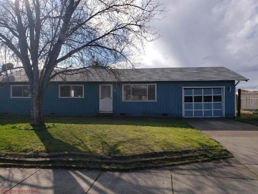Cute 3bd/1ba starter home! Walking distance to elementary school in this established and quiet neighborhood. Home needs lots of TLC and will currently not qualify for financing (no functional heat system and other misc items) Home is being offered in its as-is condition with NO repairs neither lender or buyer requested will be considered - cash offers only.