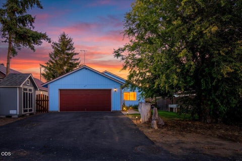 Photo of 817 2nd Street, Culver, OR 97734 (MLS # 220229673)