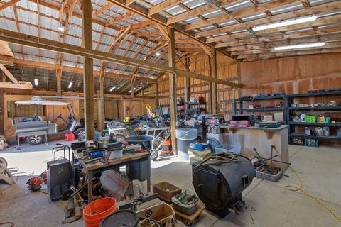 Tiny photo for 15333 NW oneil Highway, Redmond, OR 97756 (MLS # 220209417)