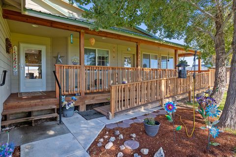 Tiny photo for 15333 NW oneil Highway, Redmond, OR 97756 (MLS # 220209417)