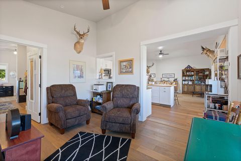 Tiny photo for 15333 NW oneil Highway, Redmond, OR 97756 (MLS # 220209417)