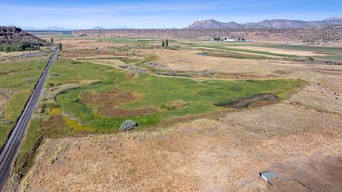 Tiny photo for 15333 NW oneil Highway, Redmond, OR 97756 (MLS # 220209417)