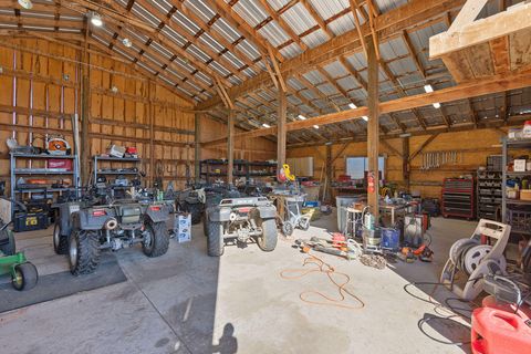 Tiny photo for 15333 NW oneil Highway, Redmond, OR 97756 (MLS # 220209417)