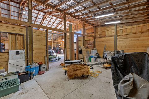 Tiny photo for 15333 NW oneil Highway, Redmond, OR 97756 (MLS # 220209417)