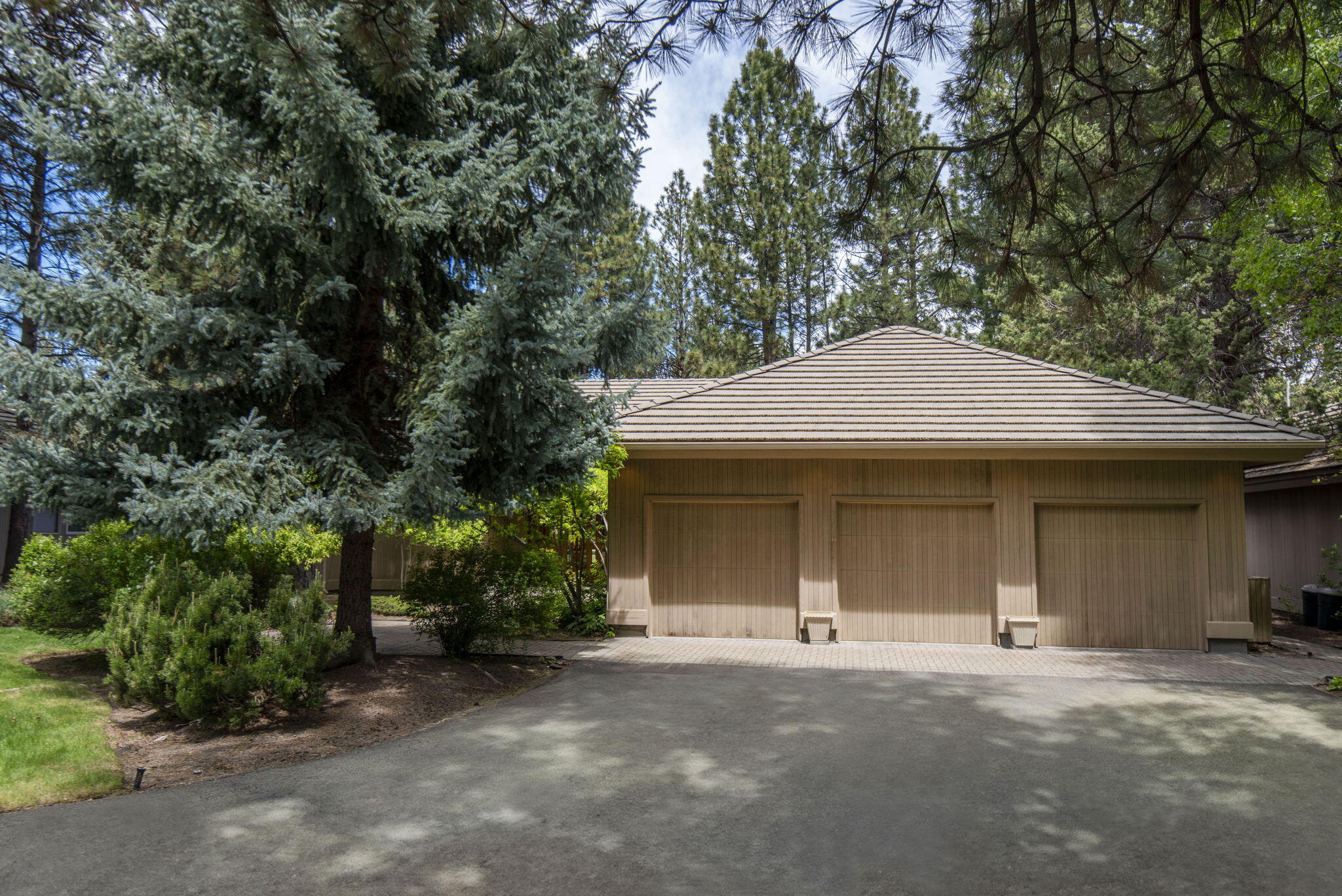 Broken Top - Residential