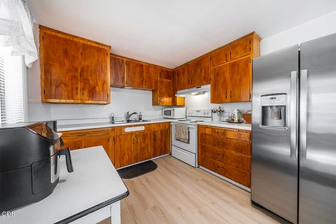 Tiny photo for 225 Cheryl Lane, Phoenix, OR 97535 (MLS # 220225406)