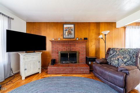 Tiny photo for 225 Cheryl Lane, Phoenix, OR 97535 (MLS # 220225406)