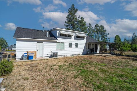 Tiny photo for 225 Cheryl Lane, Phoenix, OR 97535 (MLS # 220225406)