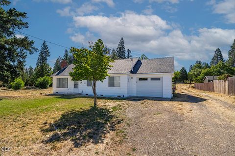 Tiny photo for 225 Cheryl Lane, Phoenix, OR 97535 (MLS # 220225406)