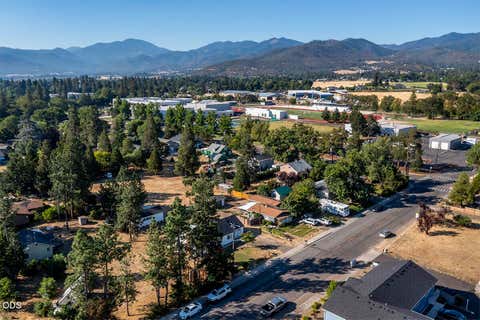 Tiny photo for 225 Cheryl Lane, Phoenix, OR 97535 (MLS # 220225406)