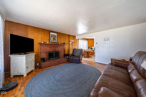 Tiny photo for 225 Cheryl Lane, Phoenix, OR 97535 (MLS # 220225406)