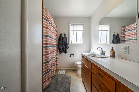 Tiny photo for 225 Cheryl Lane, Phoenix, OR 97535 (MLS # 220225406)