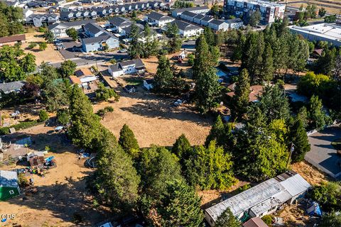Tiny photo for 225 Cheryl Lane, Phoenix, OR 97535 (MLS # 220225406)
