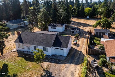 Tiny photo for 225 Cheryl Lane, Phoenix, OR 97535 (MLS # 220225406)