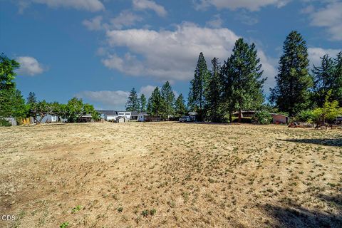 Tiny photo for 225 Cheryl Lane, Phoenix, OR 97535 (MLS # 220225406)