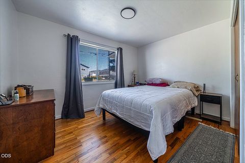 Tiny photo for 225 Cheryl Lane, Phoenix, OR 97535 (MLS # 220225406)