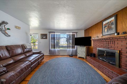 Tiny photo for 225 Cheryl Lane, Phoenix, OR 97535 (MLS # 220225406)