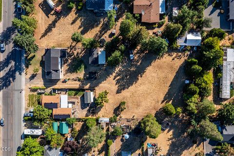 Tiny photo for 225 Cheryl Lane, Phoenix, OR 97535 (MLS # 220225406)