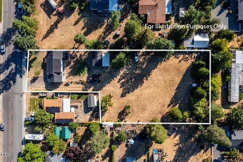 Tiny photo for 225 Cheryl Lane, Phoenix, OR 97535 (MLS # 220225406)