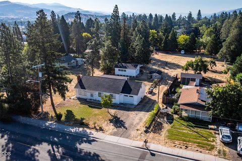 Tiny photo for 225 Cheryl Lane, Phoenix, OR 97535 (MLS # 220225406)