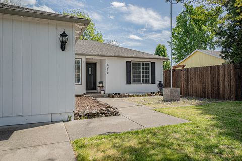 Tiny photo for 8022 Brie Terrace, White City, OR 97503 (MLS # 220219355)