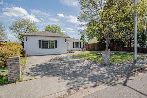 Tiny photo for 8022 Brie Terrace, White City, OR 97503 (MLS # 220219355)