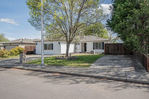 Photo of 8022 Brie Terrace, White City, OR 97503 (MLS # 220219355)