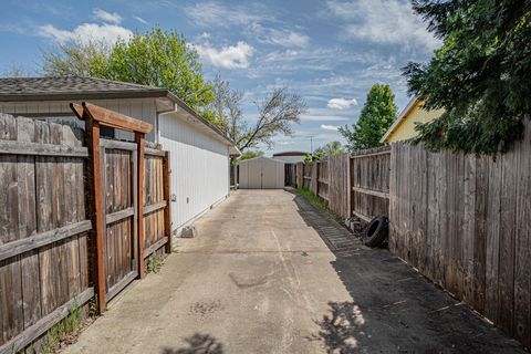 Tiny photo for 8022 Brie Terrace, White City, OR 97503 (MLS # 220219355)