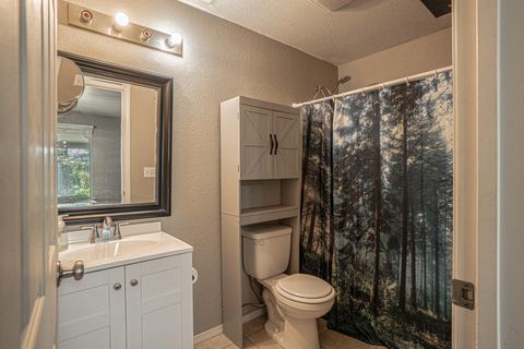 Tiny photo for 8022 Brie Terrace, White City, OR 97503 (MLS # 220219355)