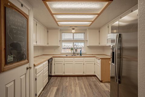 Tiny photo for 8022 Brie Terrace, White City, OR 97503 (MLS # 220219355)