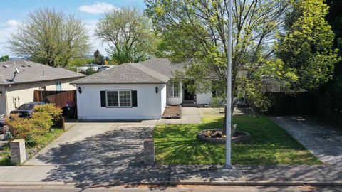 Tiny photo for 8022 Brie Terrace, White City, OR 97503 (MLS # 220219355)