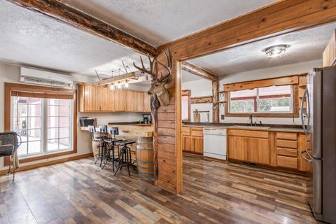 Photo of 52531 Lost Ponderosa Road, La Pine, OR 97739 (MLS # 220215575)