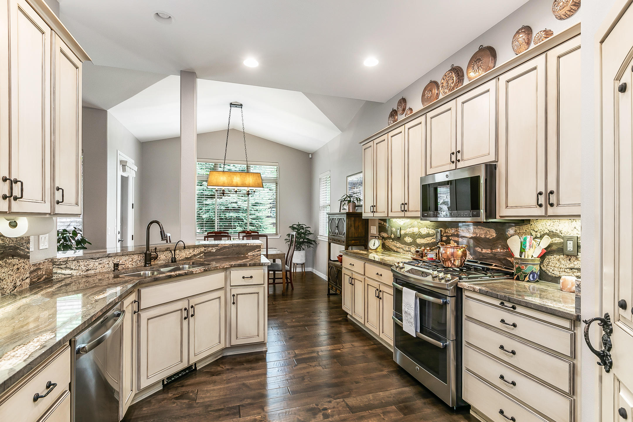 Broken Top - Residential