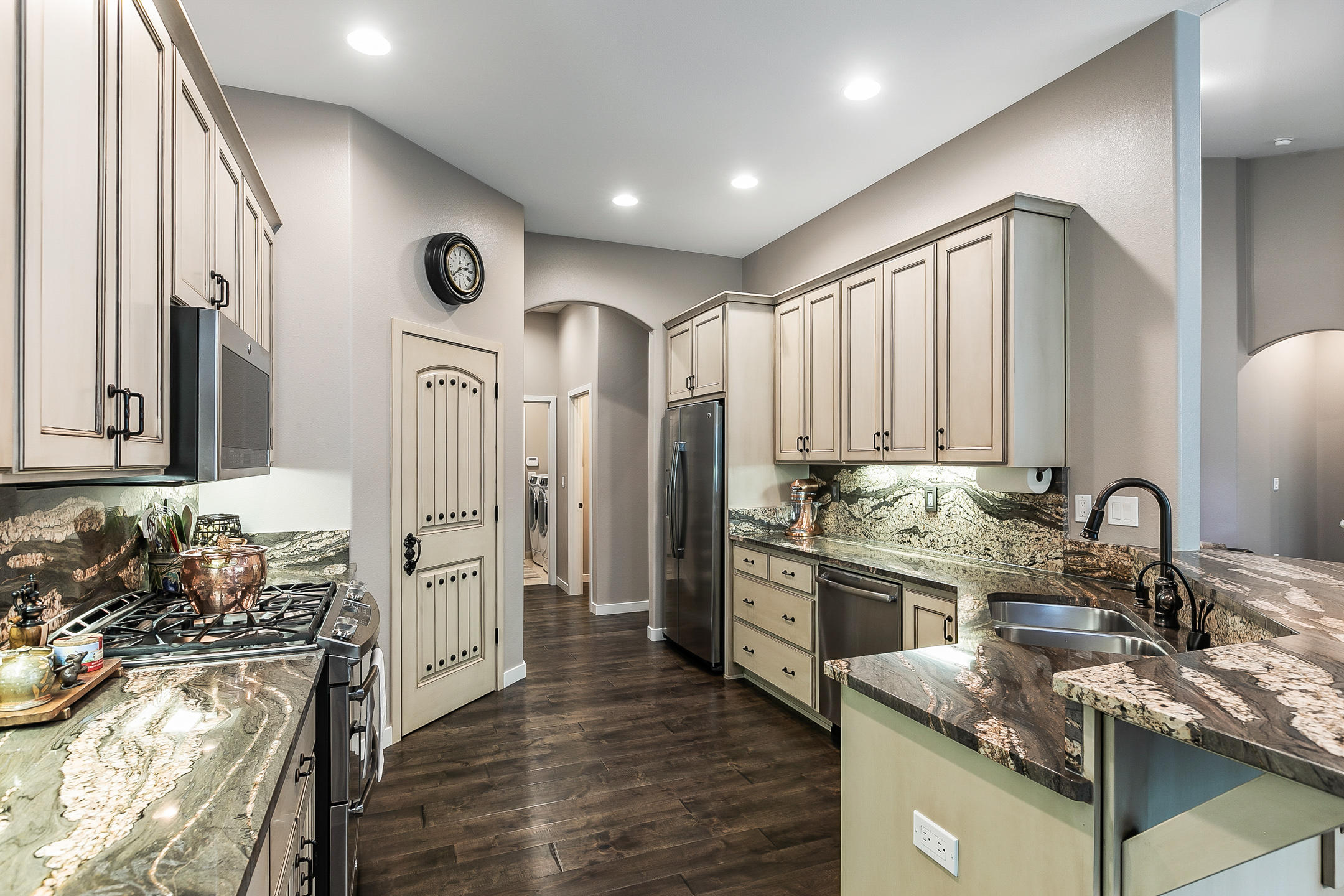 Broken Top - Residential