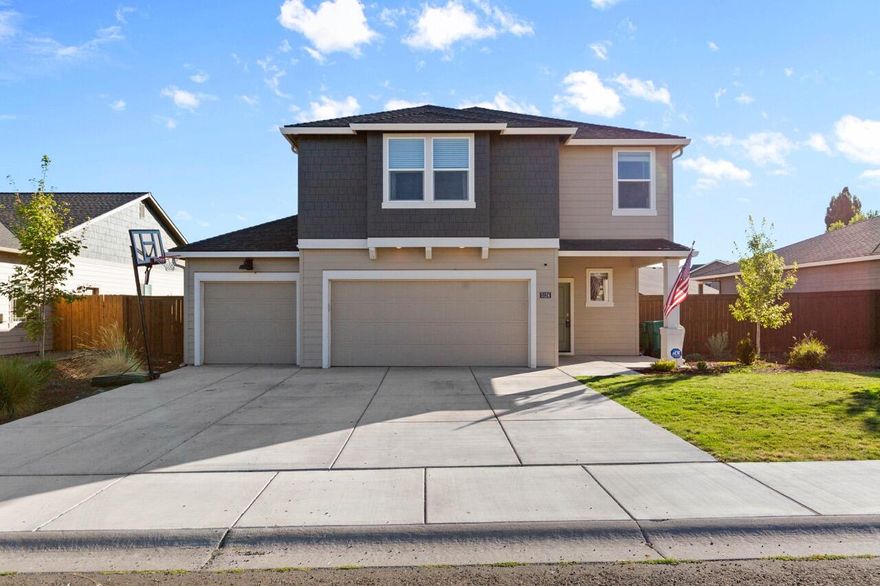 Built in 2023, this move-in ready 4-bed, 2.5-bath home offers over 2,300 sq ft of modern living with thoughtful upgrades. The open floor plan features a spacious kitchen with island, quartz countertops, stainless steel appliances, reverse osmosis, walk-in pantry, and ample cabinetry. Upstairs, the primary suite includes a walk-in closet and private bath with dual vanities. A large bonus room offers flexibility as a 5th bedroom, office, or media room. Enjoy year-round comfort with a high-efficiency furnace and heat pump, plus the convenience of upstairs laundry and extra storage. Additional highlights include a professionally installed ADT security system, low-maintenance yard with sprinklers, and a 3-car garage. Located minutes from Kingsley Field ANG Base, Sky Lakes Medical Center, Oregon Tech, shopping, dining, and recreation.