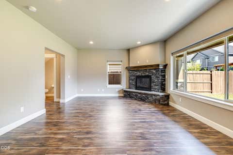 Tiny photo for 3129 NE Flagstone AVE, Bend, OR 97701 (MLS # 220226688)