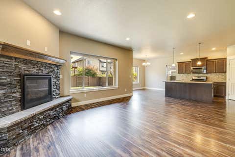 Tiny photo for 3129 NE Flagstone AVE, Bend, OR 97701 (MLS # 220226688)