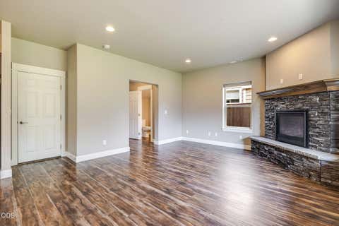 Tiny photo for 3129 NE Flagstone AVE, Bend, OR 97701 (MLS # 220226688)