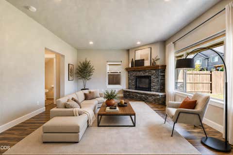 Tiny photo for 3129 NE Flagstone AVE, Bend, OR 97701 (MLS # 220226688)