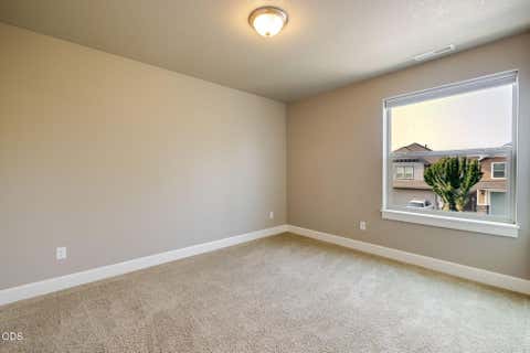 Tiny photo for 3129 NE Flagstone AVE, Bend, OR 97701 (MLS # 220226688)