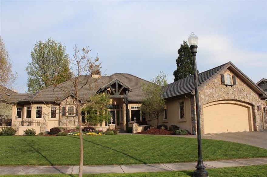 3 bedroom, 2 bath, 2942sqft single story home on .30 acre in very desirable neighborhood.