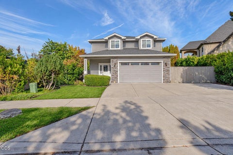 Photo of 3631 Creek View Drive, Medford, OR 97504 (MLS # 220229475)