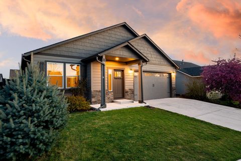 2426 NW Hemlock Way Redmond OR 97756
