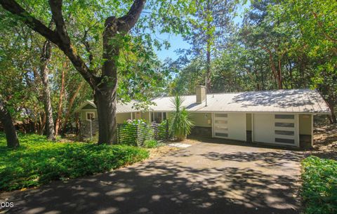 Tiny photo for 886 Palmer Road, Ashland, OR 97520 (MLS # 220224643)