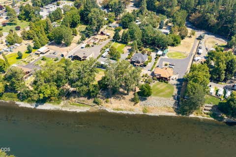 Tiny photo for 8158 Rogue River Highway, Grants Pass, OR 97527 (MLS # 220226657)