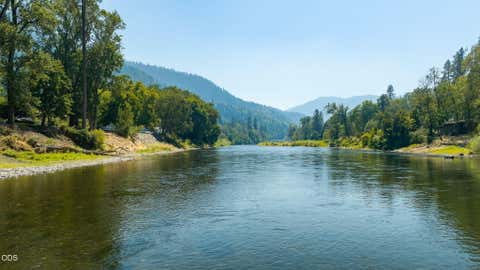 Tiny photo for 8158 Rogue River Highway, Grants Pass, OR 97527 (MLS # 220226657)
