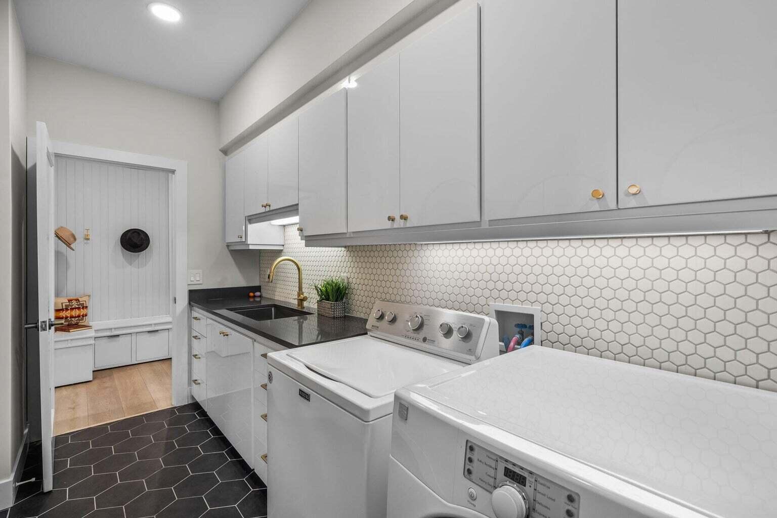 Broken Top - Residential