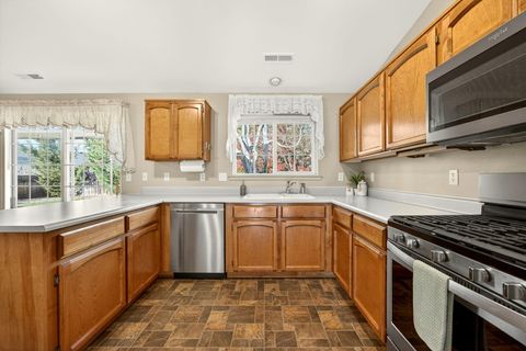 Tiny photo for 577 C Street, Phoenix, OR 97535 (MLS # 220212670)