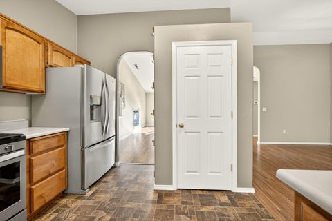 Tiny photo for 577 C Street, Phoenix, OR 97535 (MLS # 220212670)